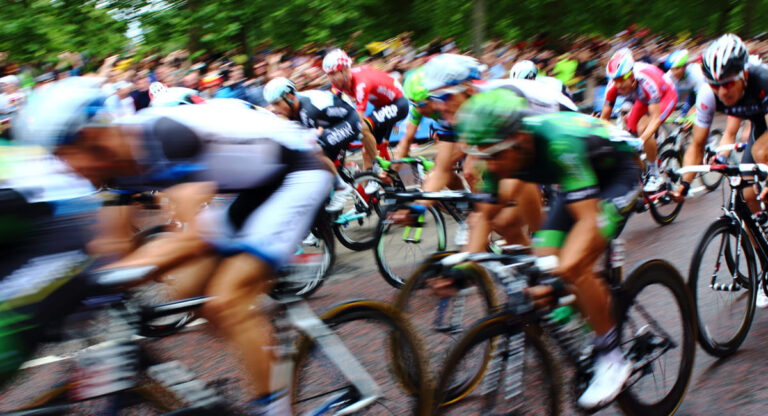Tour de France : de 500 000 à 1 000 euros, combien gagne (vraiment) un coureur ?
