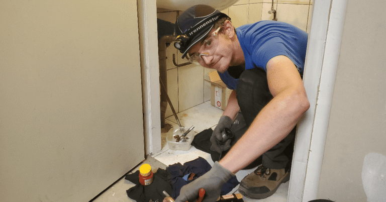Arnaud, ex-cuisinier devenu technicien multi-fluides : « Grâce à OCEA et son parcours de formation, j’ai réussi ma reconversion »