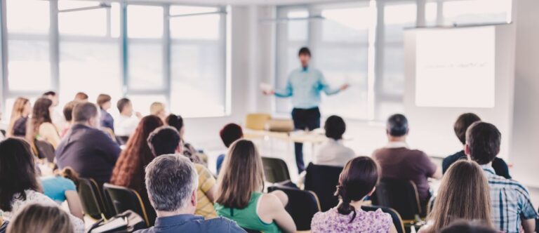 Quelles différences entre formation initiale et continue ?