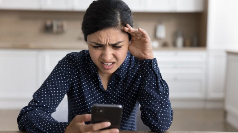 Des centaines de candidats reçoivent un mail de refus groupé, leur réaction hilarante devient virale
