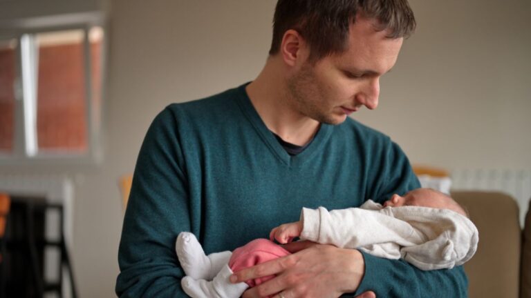 Congé paternité en profession libérale, est-ce possible ?