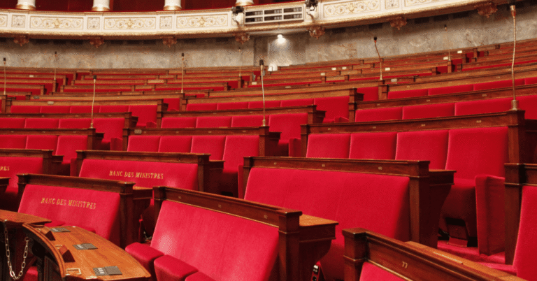 L’Assemblée nationale valide la suspension de la réforme des retraites