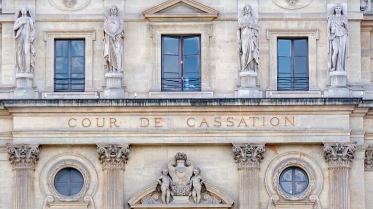 Travailler 12 jours de suite ? C’est tout à fait légal selon la Cour de cassation
