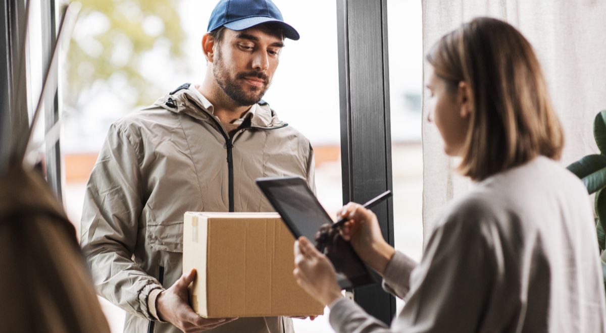 Achats de Noël : avez-vous le droit de vous faire livrer des colis sur votre lieu de travail ?