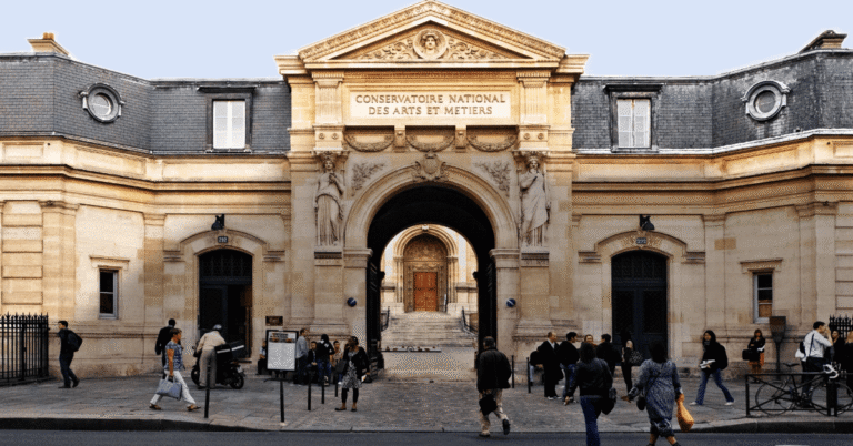 « Au Cnam, on forme de très bons techniciens de l’IA, mais aussi des utilisateurs éclairés »