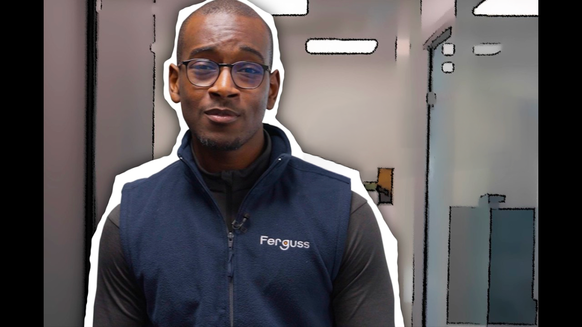 Demba, apprenti chargé de recrutement : « Avant, il m’était compliqué de dire bonjour à des inconnus, aujourd’hui je mène des entretiens d’embauche »