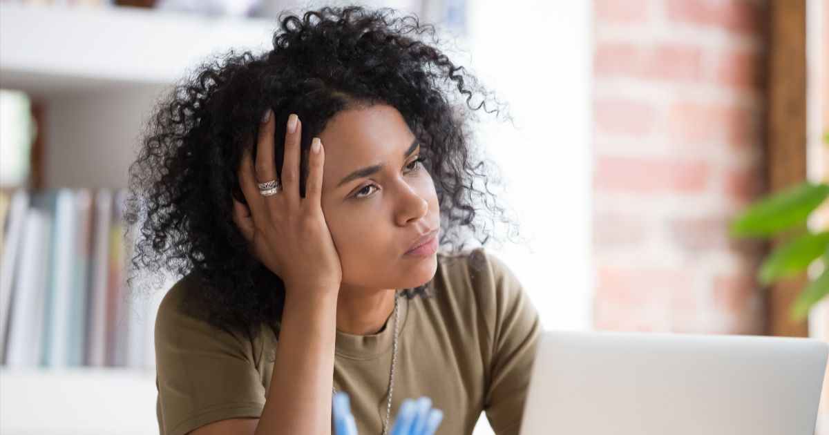 « C’est ok » ,« prendre le lead » : 15 expressions qu’on entend au travail et qui exaspèrent