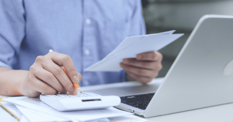 Acompte ou avance sur salaire : quelles différences et règles ?