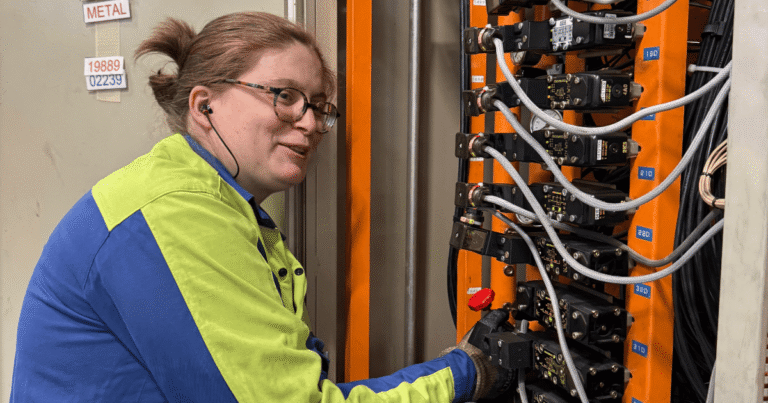 Louise, de biologiste en devenir à technicienne de maintenance : « L'approche méthodique de la biologie ressemble à celle de la maintenance »