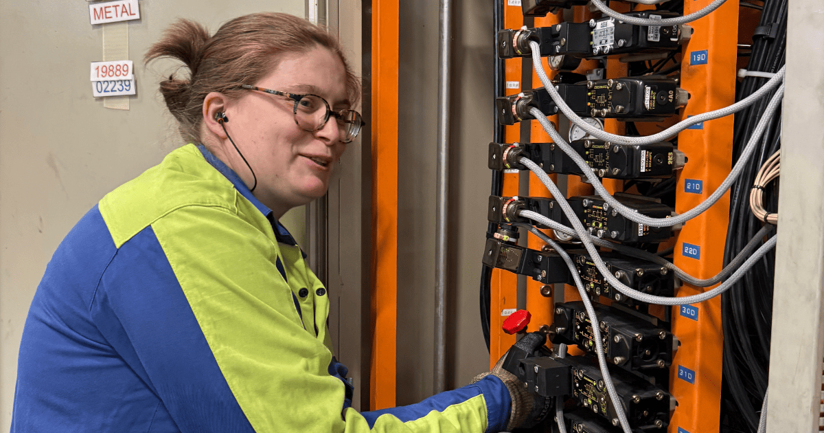 Louise, de biologiste en devenir à technicienne de maintenance : « L'approche méthodique de la biologie ressemble à celle de la maintenance »