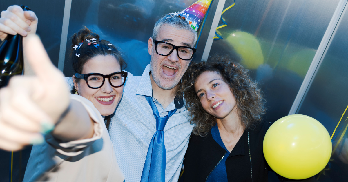 Fête et travail, une cohabitation ancienne que l'entreprise n'a cessé de rebattre