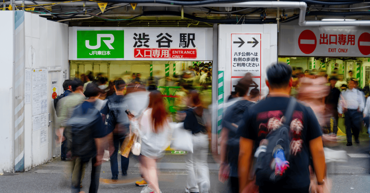 Au Japon, la fausse polémique du short au bureau cache un vrai malaise 