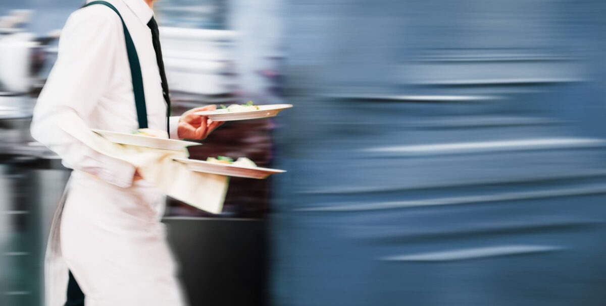 Un job d'été quand on a moins de 18 ans : ce que dit le droit du travail