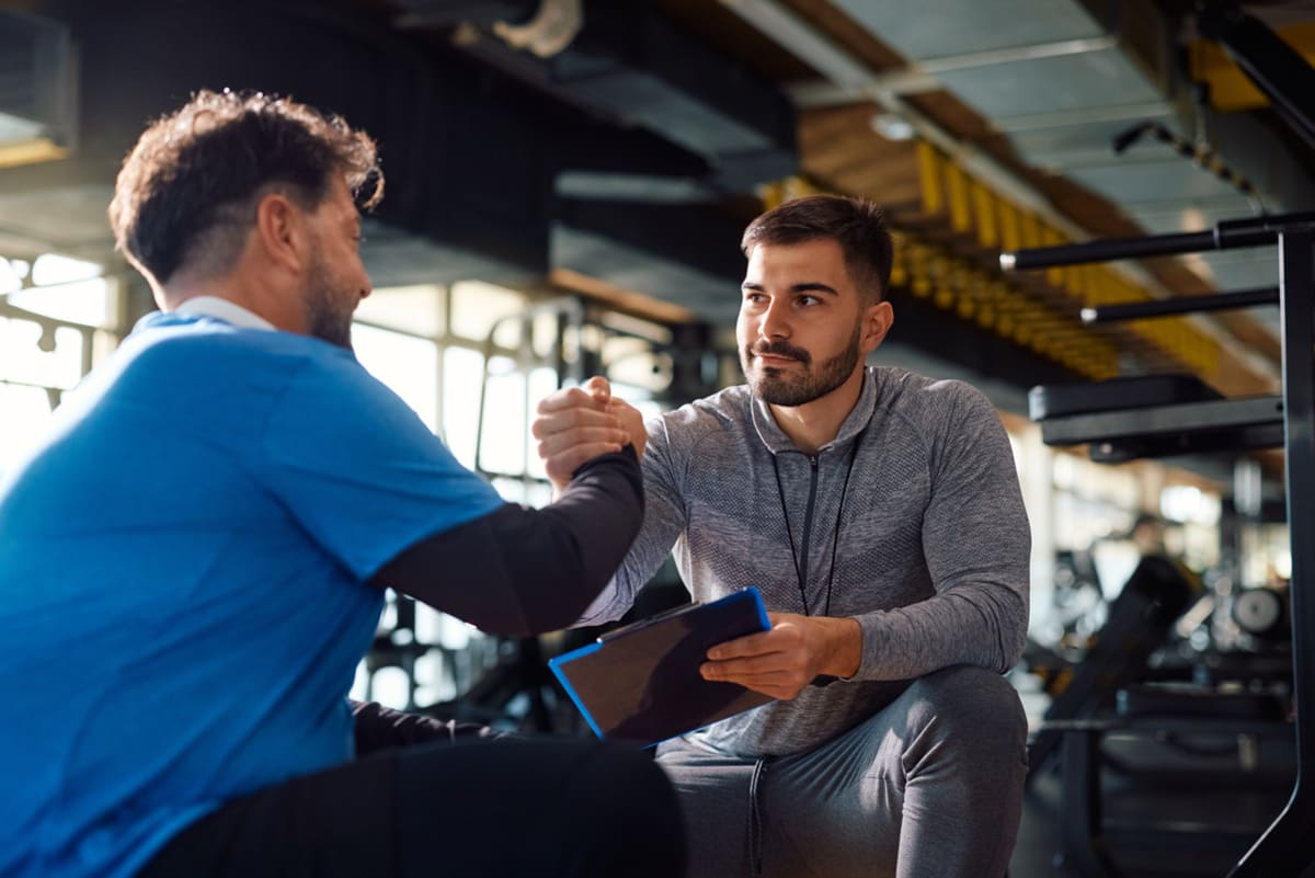 Devenir coach sportif : quelle formation choisir pour exercer légalement ?