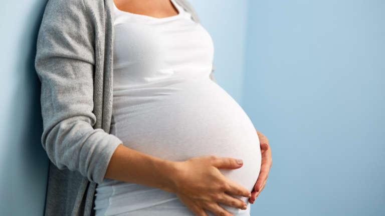Vrai ou faux : mon employeur peut rompre ma période d'essai même si je suis enceinte ?