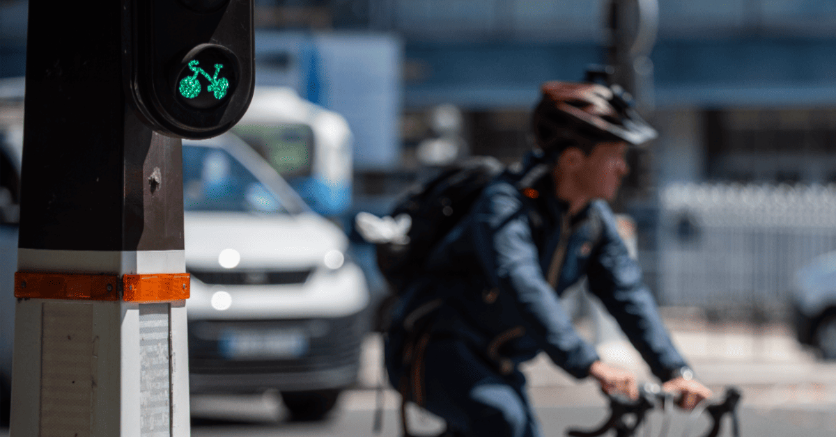 Les chercheurs le confirment, se rendre au travail à vélo pourrait vous éviter un arrêt maladie