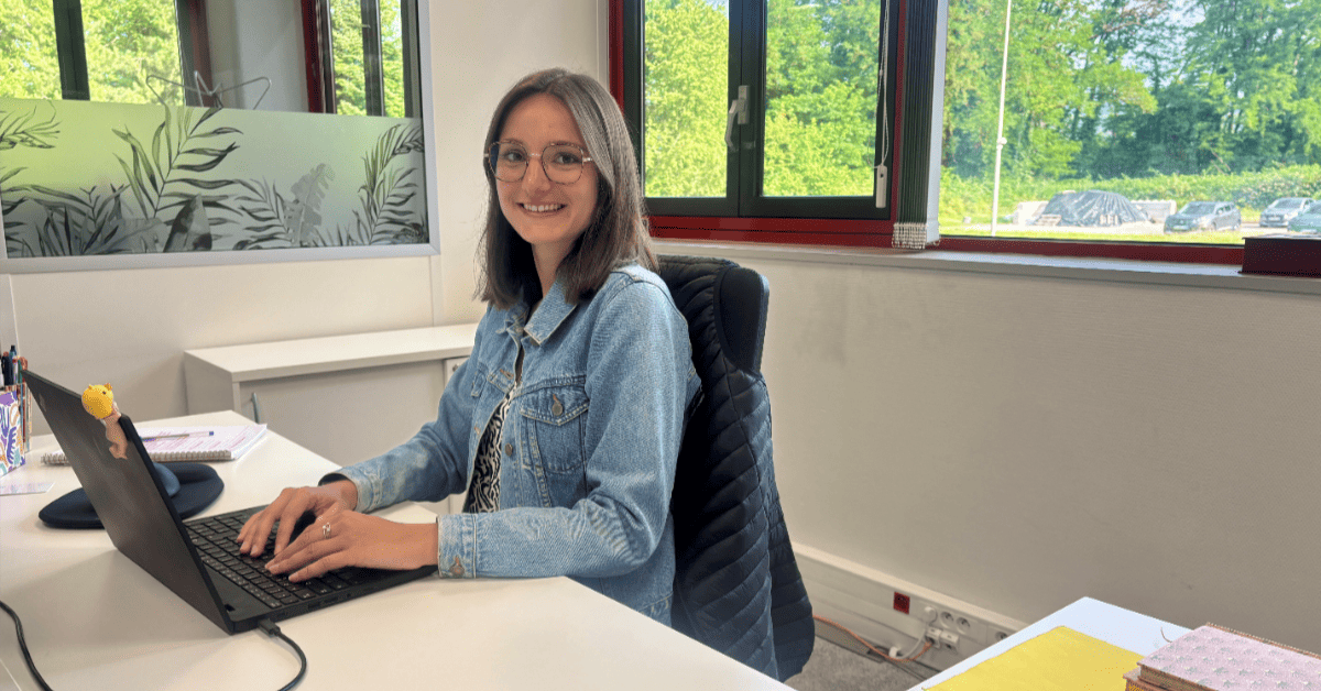 Cyrielle et sa reconversion en gestion de paie : « Ce n’est pas évident de retourner sur les bancs de l'école à 27 ans, mais je n'ai aucun regret »
