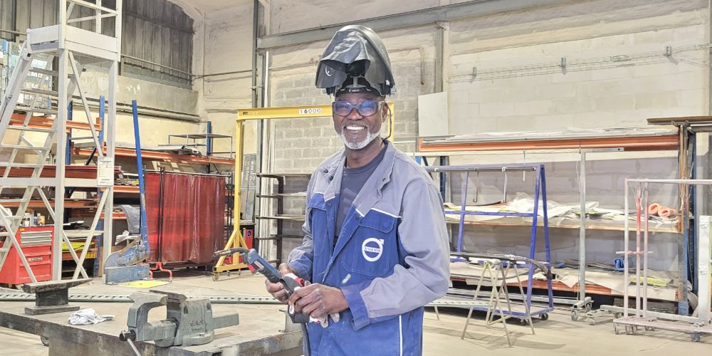 Yves, carrossier et formateur chez Volvo Trucks France : « Je le vis comme une réussite, c’est ce que j’ai toujours voulu faire ! »