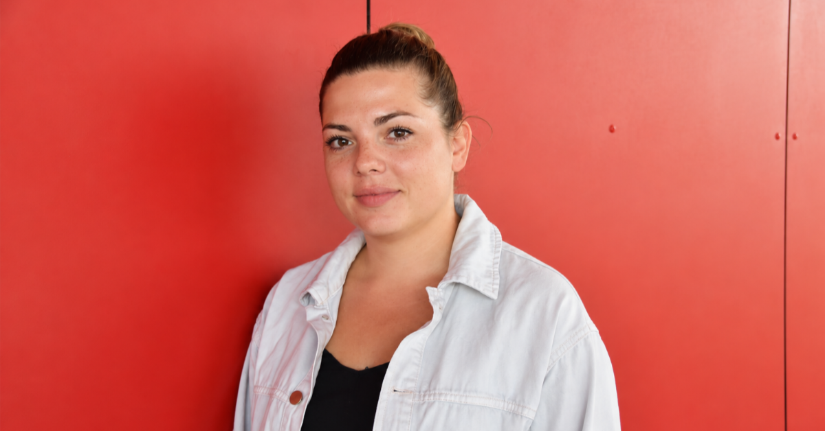 Conductrice de ligne chez Sodebo, Émilie pilote la fabrication de 16 000 sandwichs par jour