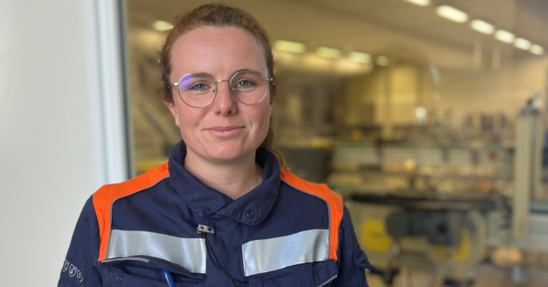 Cléo, 29 ans, ingénieure chez SGD Pharma : « Je considère la production comme un espace de jeu »