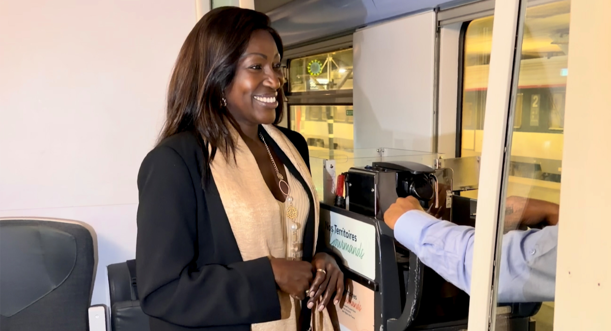 De la vente de billets de trains au pilotage de l’offre de restauration des trains Intercités, découvrez la success story de Yacine au sein du groupe SNCF
