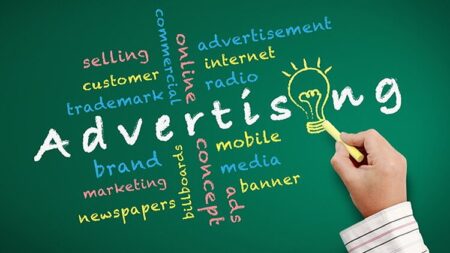 Trouvez une formation post-BTS pour travailler dans la Publicité.