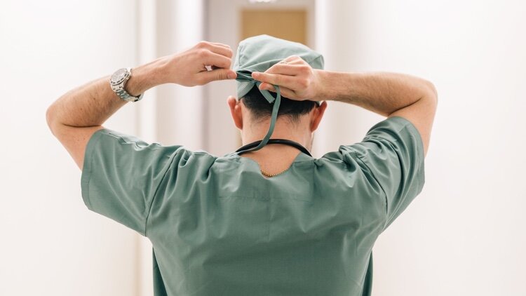 Études médicales en Europe : les raisons d'un contournement