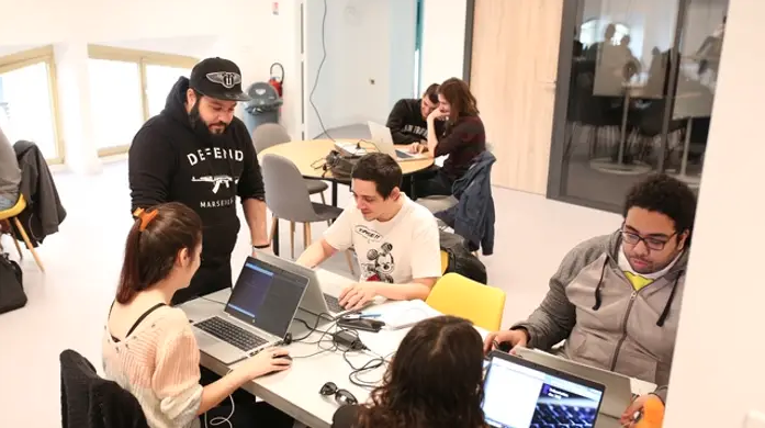 Marseille : la Plateforme ouvre la voie vers les métiers du numérique