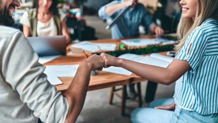 L’alternance en école de commerce : une plus-value pour l’insertion professionnelle