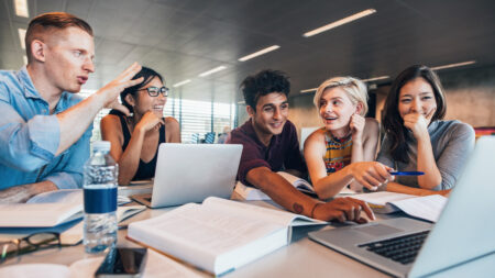 https://f.hellowork.com/edito/sites/5/2023/01/AdobeStock_126519784.jpeg