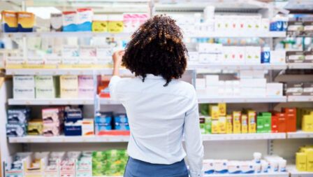 https://f.hellowork.com/edito/sites/5/2023/10/pharmacie-etudiante.jpeg