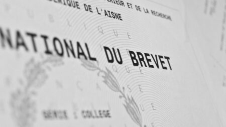 https://f.hellowork.com/edito/sites/5/2024/07/N°-DE-FICHIER-36618579-69.jpg