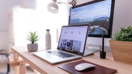 https://f.hellowork.com/edito/sites/5/2024/10/domenico-loia-hGV2TfOh0ns-unsplash.jpg