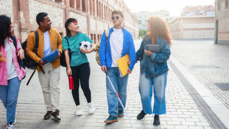 "L’inclusion ne doit pas être une option" : quels leviers pour l'insertion des jeunes handicapés ?