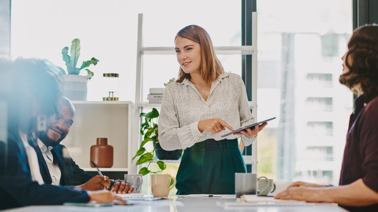 Comment se former et réussir sa carrière dans le digital business ?