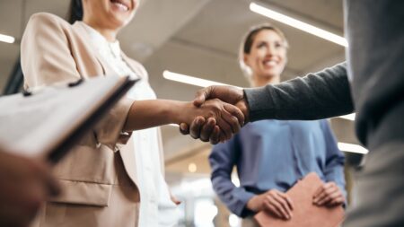 AlumnForce : le nouvel outil du Collège de Paris pour connecter alumni et recruteurs