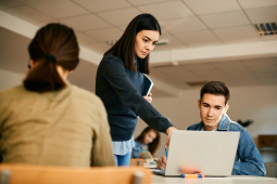 Le lycée Michelet de Vanves recherche des Assistants d'éducation