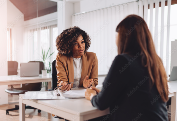 Entretien d'embauche entre une employeuse et une candidate