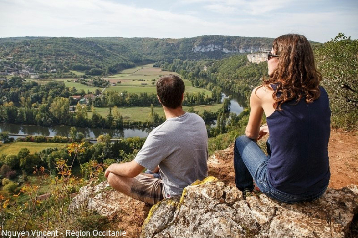 Parc Naturel des Causses du Quercy : vue sur la vallée du Lot depuis le causse à Saint Gery