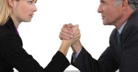 Mieux vaut être directeur que directrice !