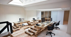 Des bureaux en palettes écologiques et design