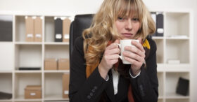 Pourquoi les femmes ont plus froid que les hommes au bureau ?