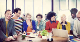 Seniors, comment travailler avec les jeunes ?