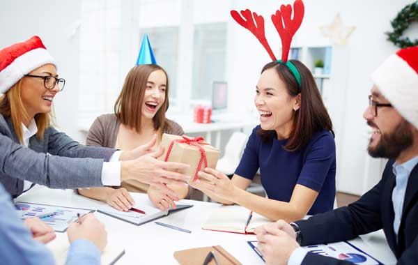 4 cadeaux à offrir à un collègue de travail
