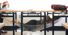 12 gadgets insolites pour faire la sieste au bureau