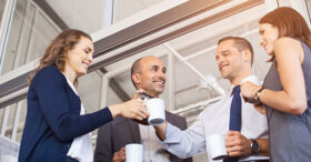 De quoi parlent les salariés pendant leur pause-café ?