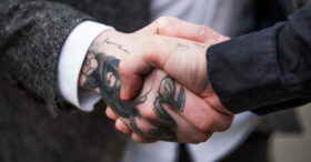 Le tatouage n’est plus un frein pour la carrière