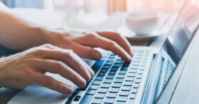 Conditions de vie au travail : depuis 10 ans des améliorations mais …