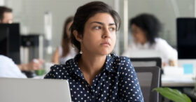 74 % des salariés sont atteints de « présentéisme contemplatif »