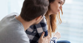 Vers un allongement du congé pour le décès d’un enfant ?